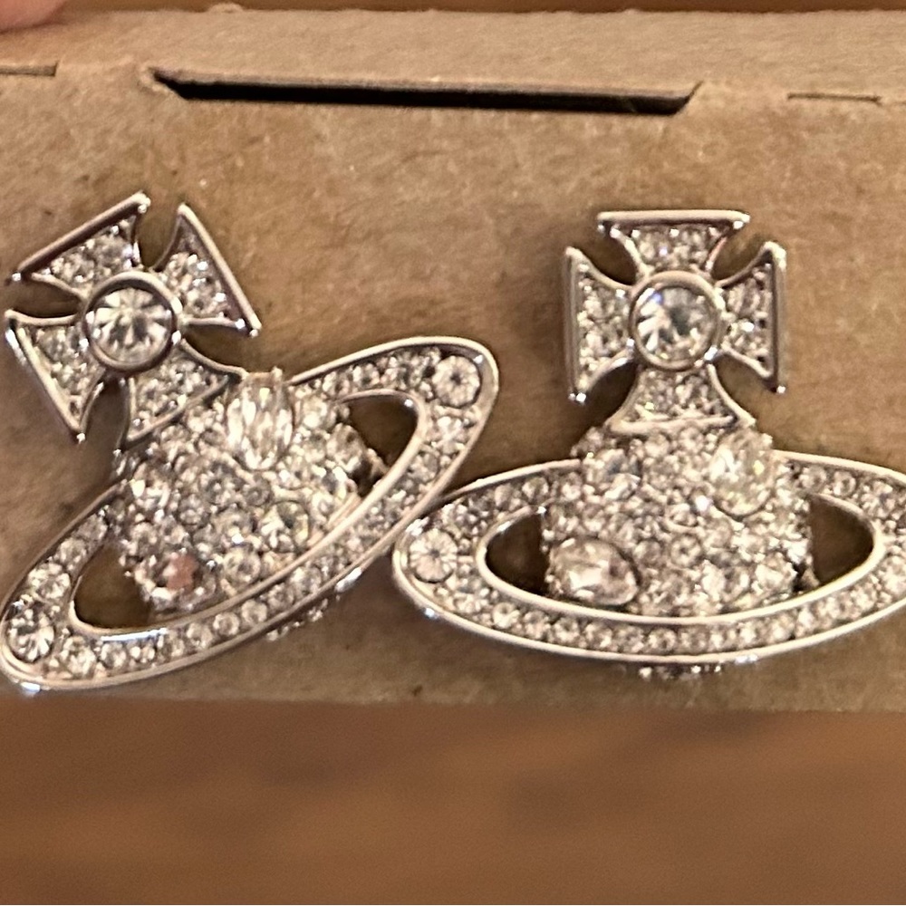 NibVivienne Westwood crystal orb stud earrings